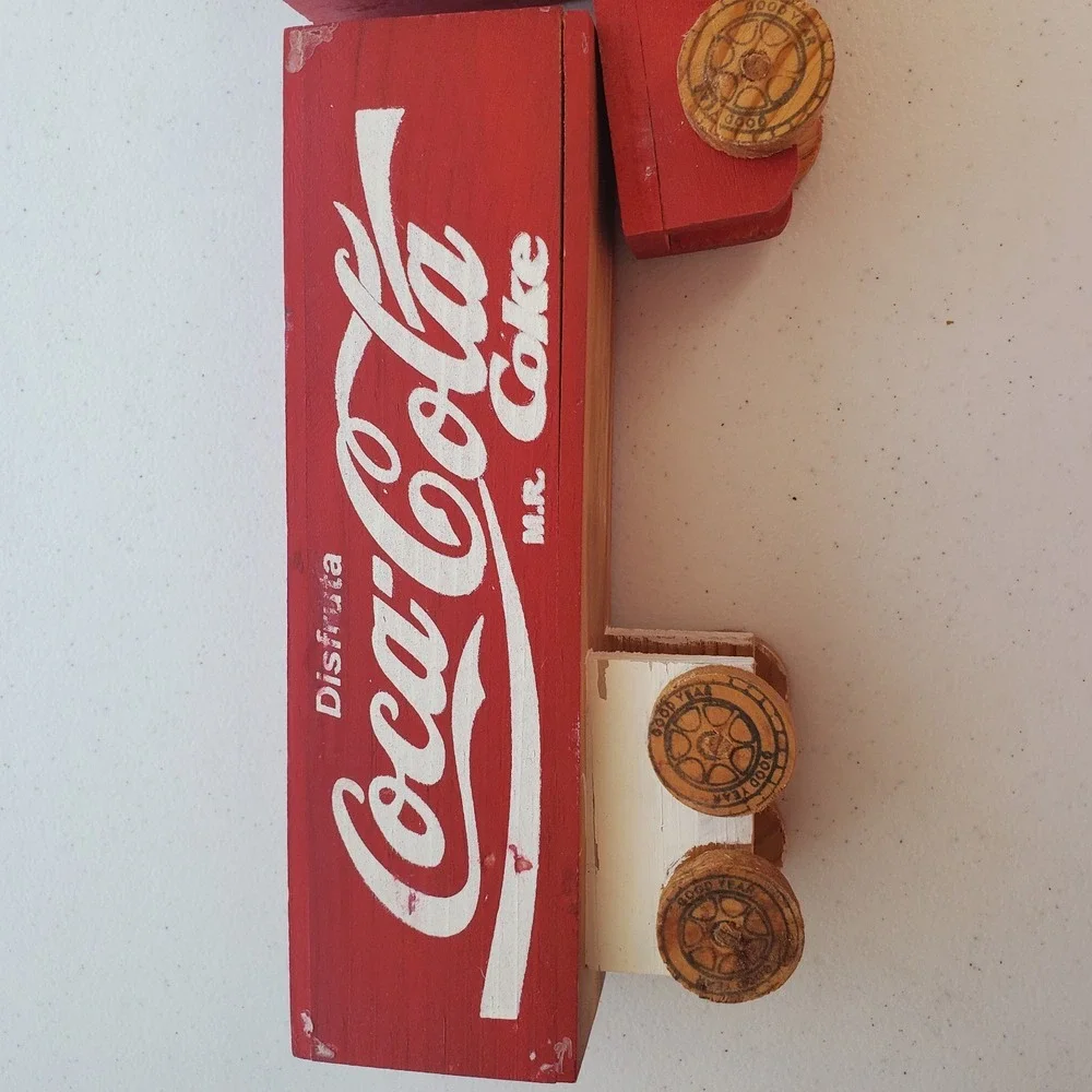 Coca‎ Cola wooden truck 18